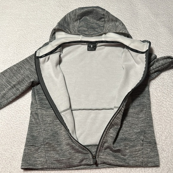 Nike Boys Dri-Fit Gray Jacket, EUC, Size Medium - Picture 9 of 10